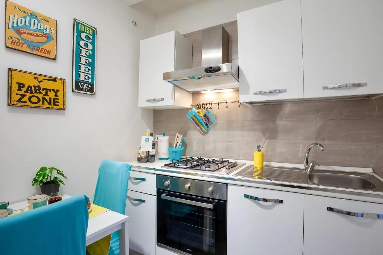 Yhellow Home Smart Apt With Netflix & Alexa バーリ イタリア